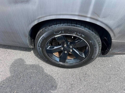 2009 Dodge Challenger SE