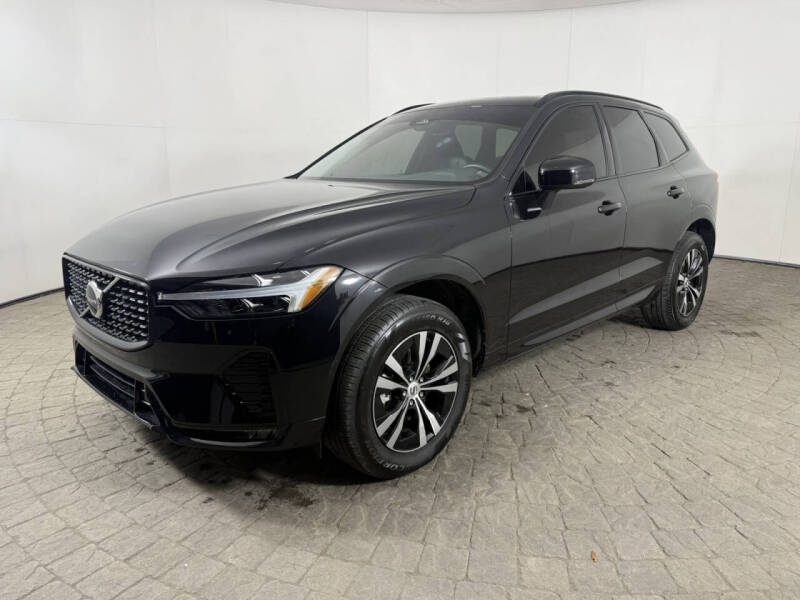 2024 Volvo XC60 B5 Core Dark Theme
