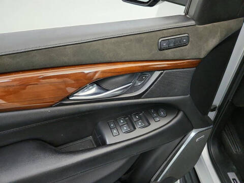 2019 Cadillac Escalade Luxury
