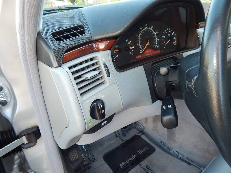 1999 Mercedes-Benz E-Class E 320