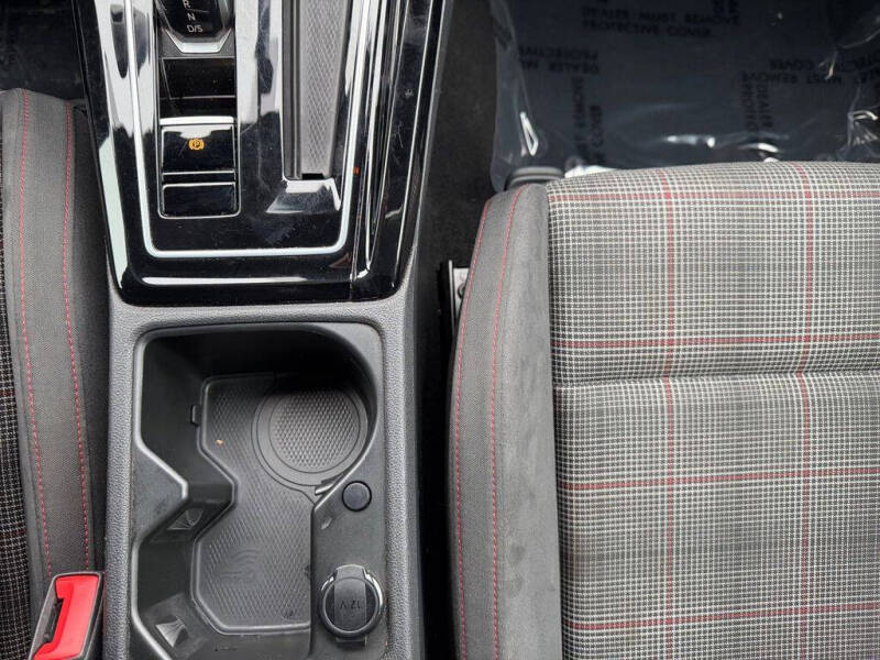 2023 Volkswagen Golf GTI 40th Anniversary Edition