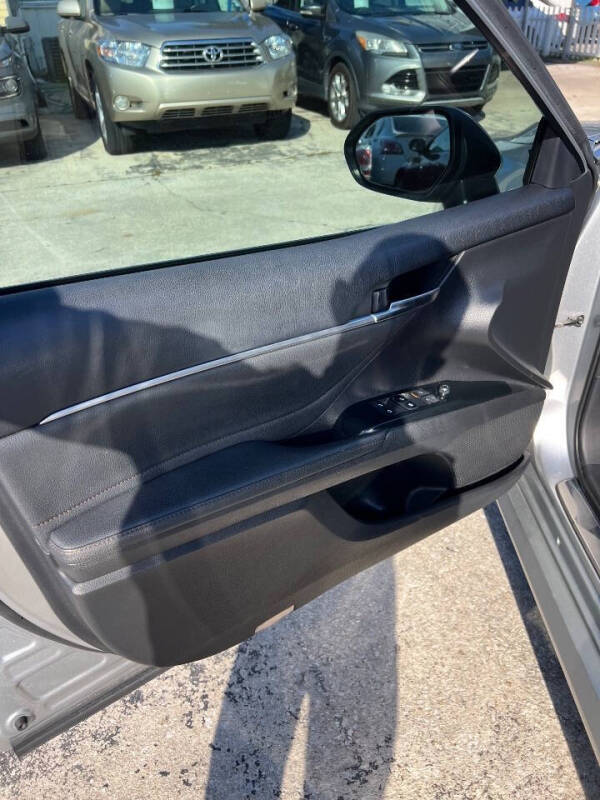 2018 Toyota Camry Hybrid XLE