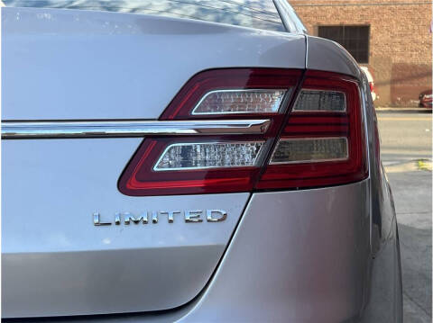 2019 Ford Taurus Limited