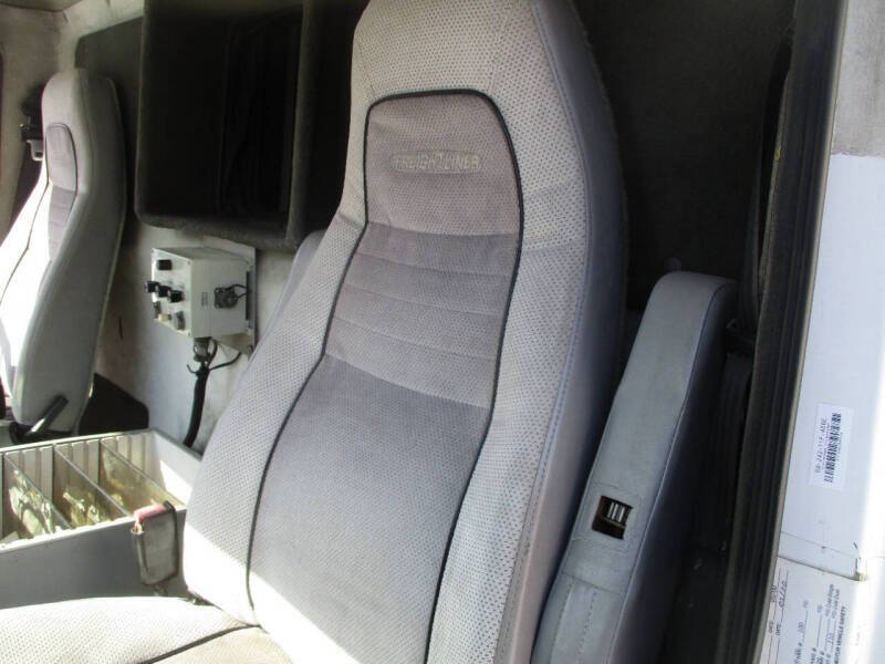 2000 Freightliner FL60