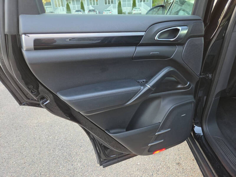 2014 Porsche Cayenne Platinum