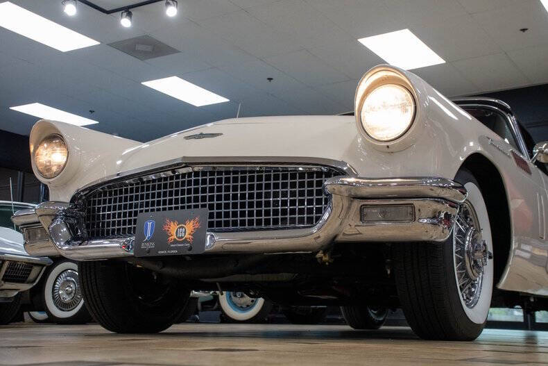 1957 Ford Thunderbird