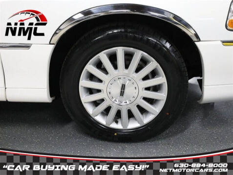 2003 Lincoln Town Car Executive