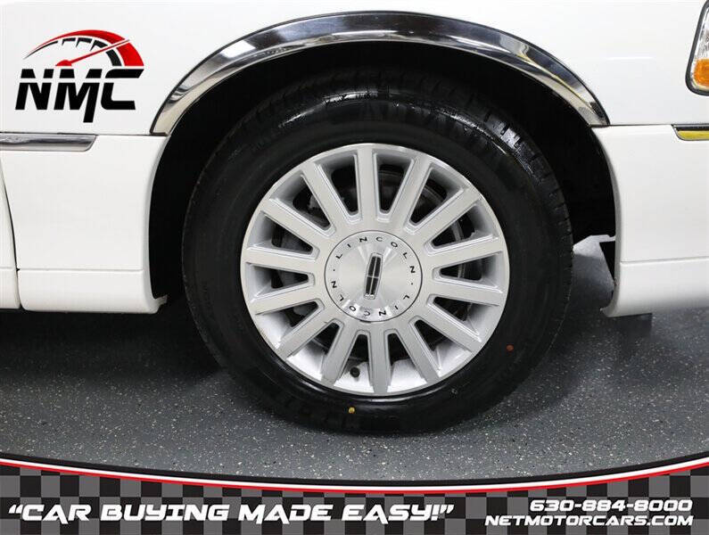 2003 Lincoln Town Car Executive