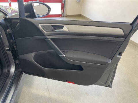2016 Volkswagen Golf