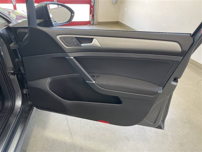 2016 Volkswagen Golf