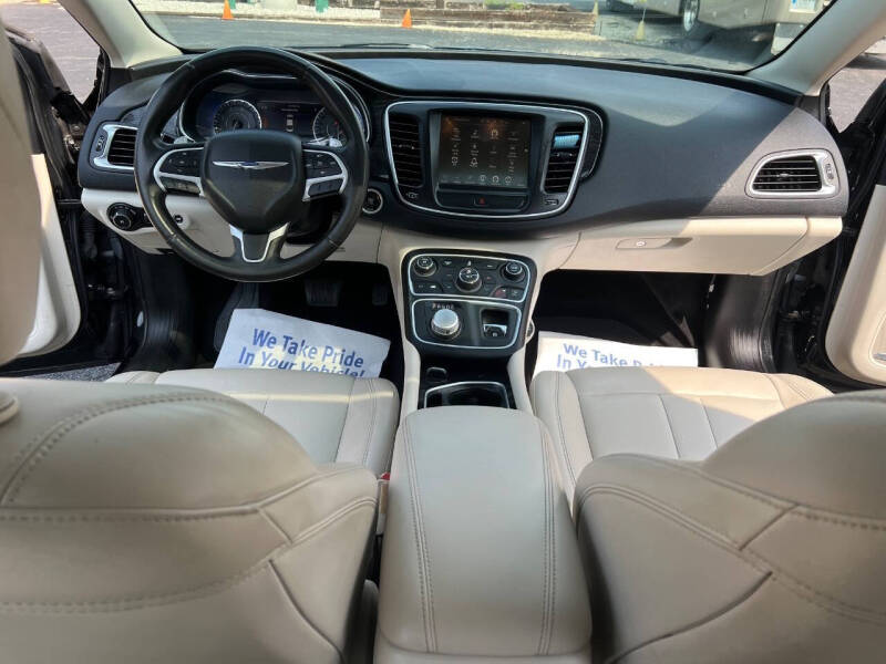 2016 Chrysler 200 C