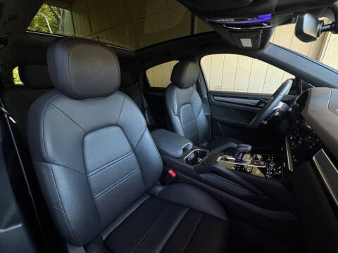 2023 Porsche Cayenne Coupe Platinum Edition