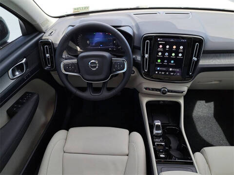 2026 Volvo XC40 B5 Plus