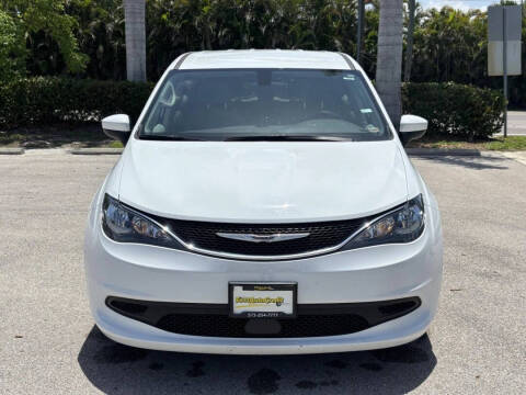 2021 Chrysler Voyager LX