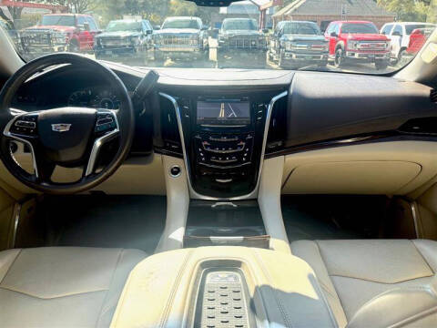 2016 Cadillac Escalade Luxury Collection