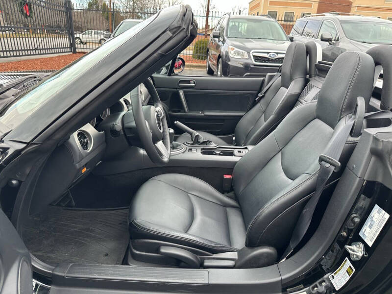 2012 Mazda MX-5 Miata Grand Touring Hard Top photo 16