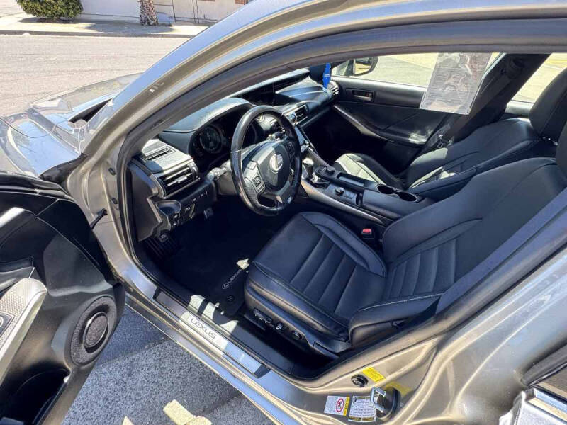 2017 Lexus IS 200t