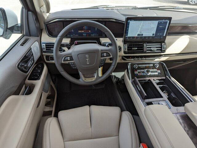 2023 Lincoln Navigator L Reserve