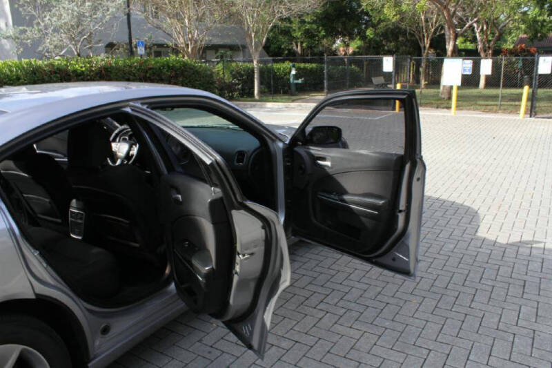 2017 Dodge Charger SXT