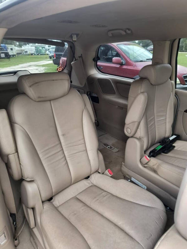 2007 Hyundai Entourage SE
