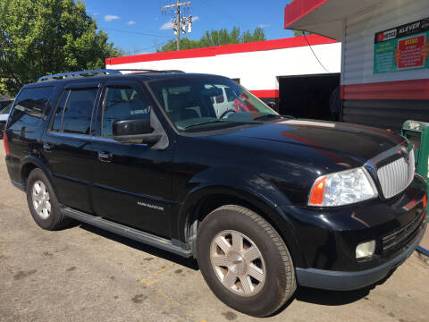 2005 Lincoln Navigator for sale at HESSCars.com in Charlotte NC