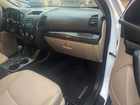 2011 Kia Sorento LX