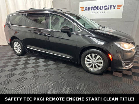 2017 Chrysler Pacifica Touring-L