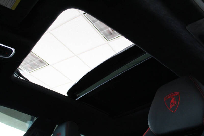 2023 Lamborghini Urus S