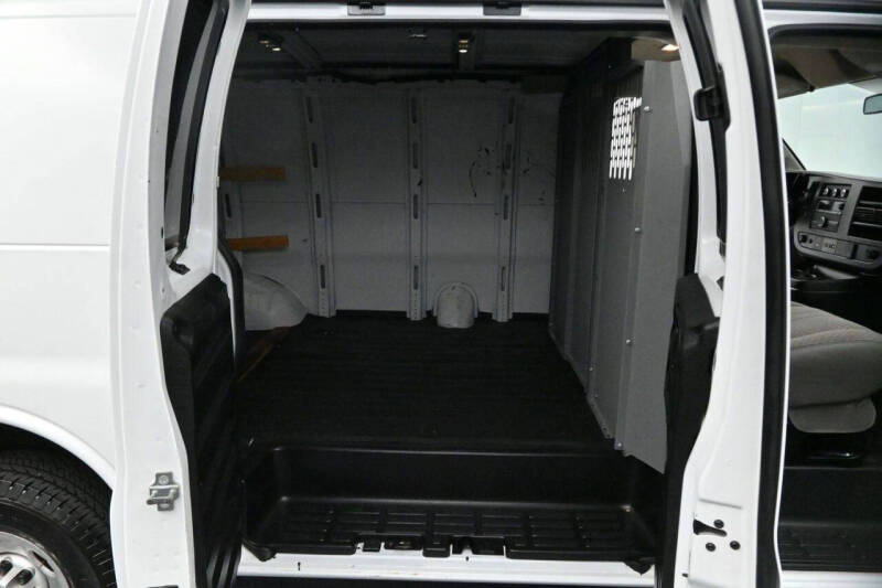 2023 Chevrolet Express 2500