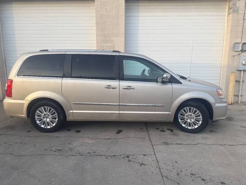 2014 Chrysler Town and Country Limited