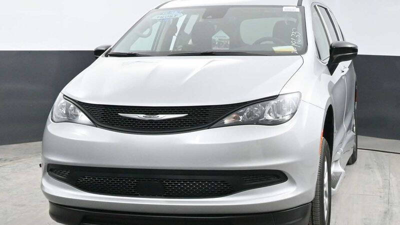 2024 Chrysler Voyager LX