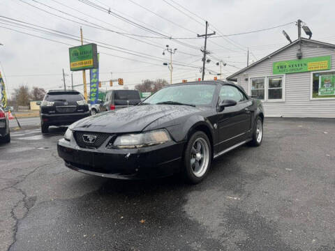 2004 Ford Mustang Deluxe