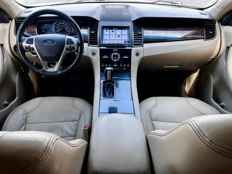 2016 Ford Taurus Limited