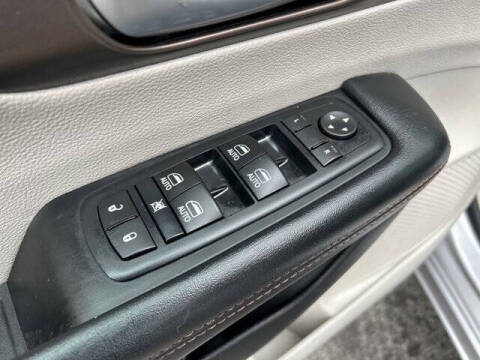 2017 Chrysler Pacifica Touring-L Plus