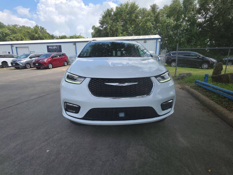 2022 Chrysler Pacifica Touring L