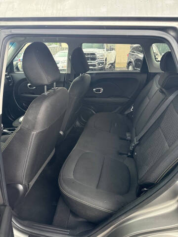 2015 Kia Soul +