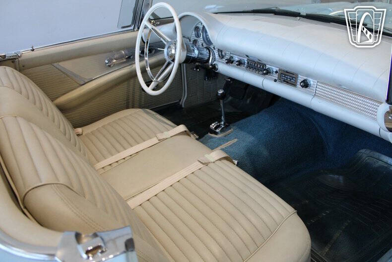 1957 Ford Thunderbird