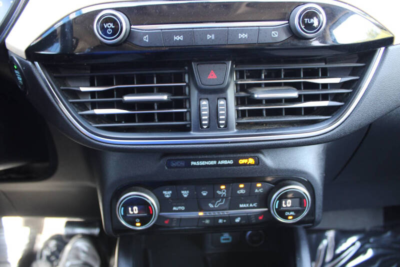 2021 Ford Escape Hybrid Titanium