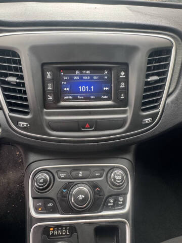 2015 Chrysler 200 Limited