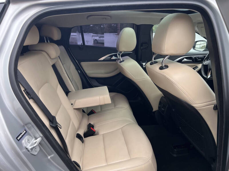 2018 Infiniti QX30 Premium