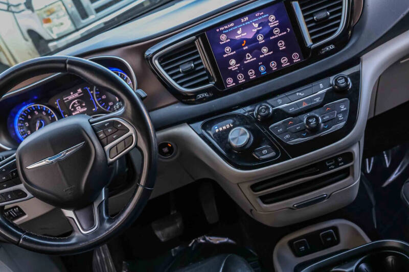 2018 Chrysler Pacifica Touring L