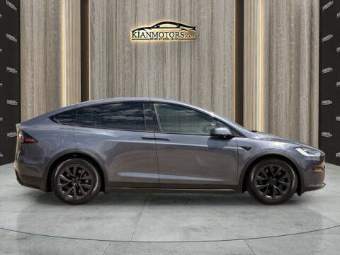 2023 Tesla Model X Standard Range