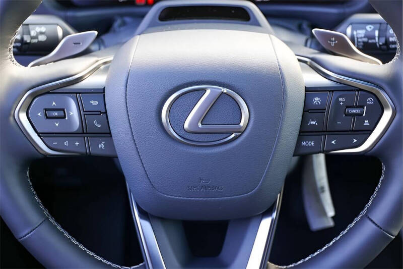 2025 Lexus LX 600 Premium