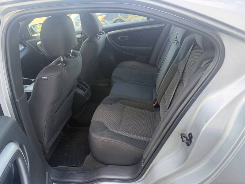 2015 Ford Taurus SEL