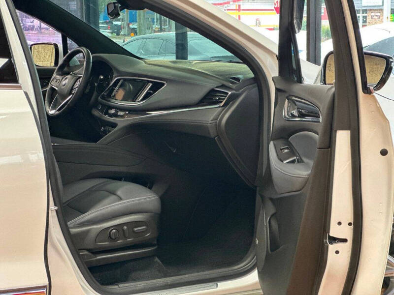 2022 Buick Enclave Essence