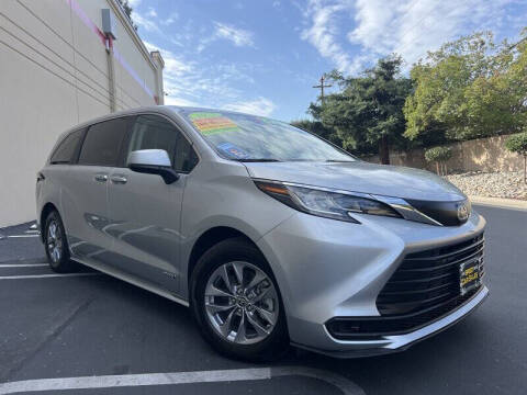 2021 Toyota Sienna LE 8-Passenger