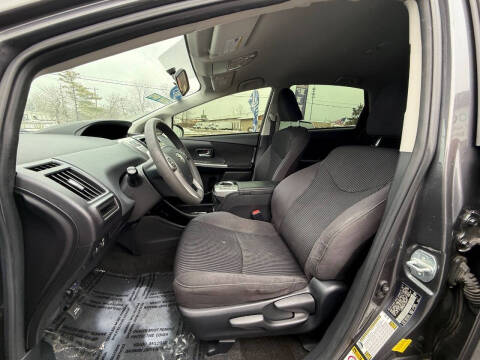 2015 Toyota Prius v Two