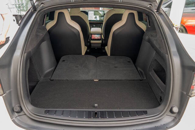 2022 Tesla Model X 66
