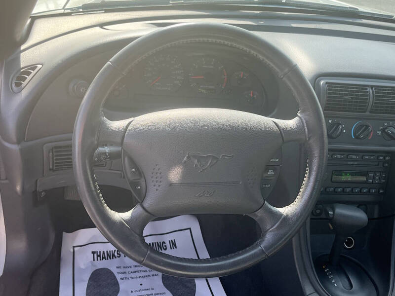 2003 Ford Mustang Premium - Photo 11