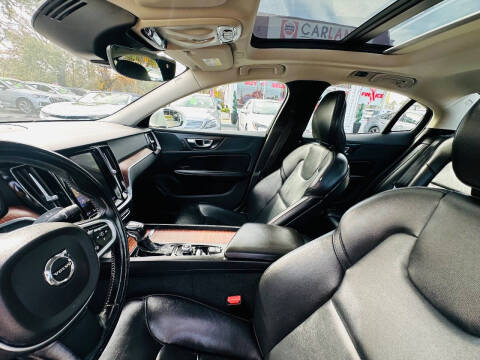 2021 Volvo S60 T6 Momentum